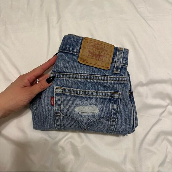 Levi’s 550 distressed shorts for summer - Picture 2 of 12